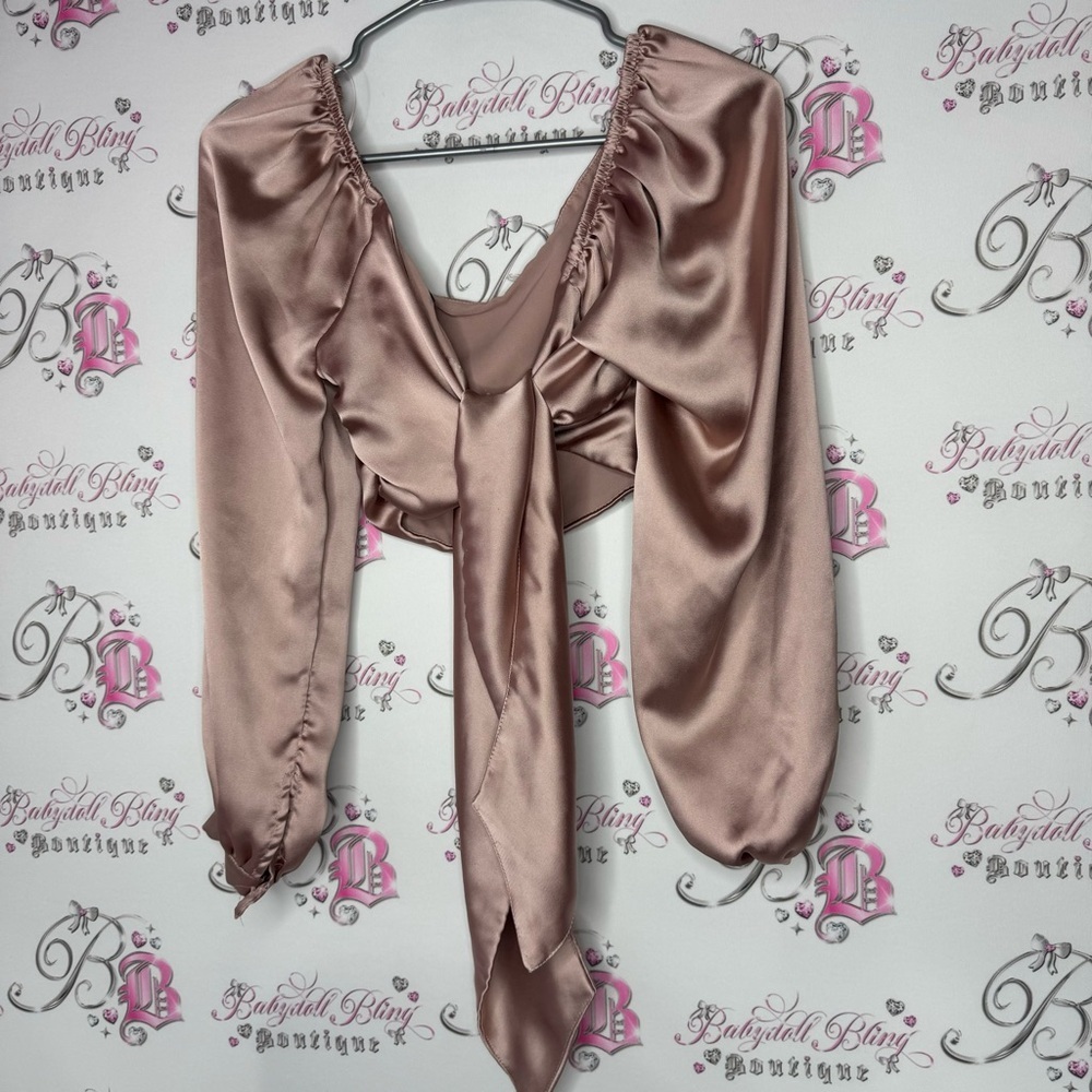 Dynamite crop top tie up ribbon 🎀 bow back shiny luxe silky rose gold puff cuff - Picture 10 of 10